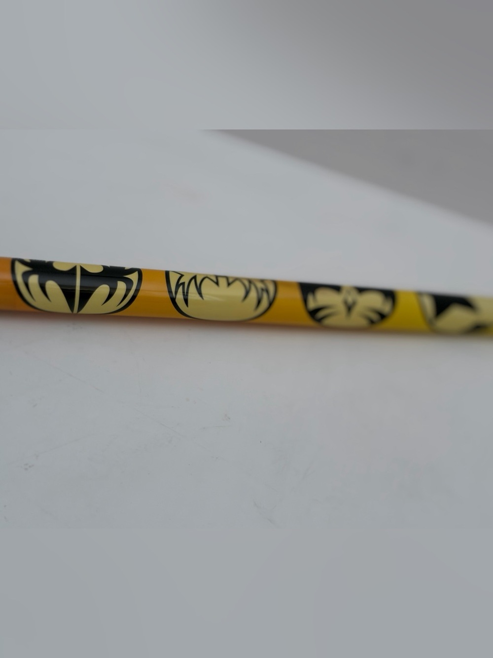 KISS Destroyer Pool Cue 20 oz 57 3/8” Billiards Stick w/ Case - Picture 10 of 16